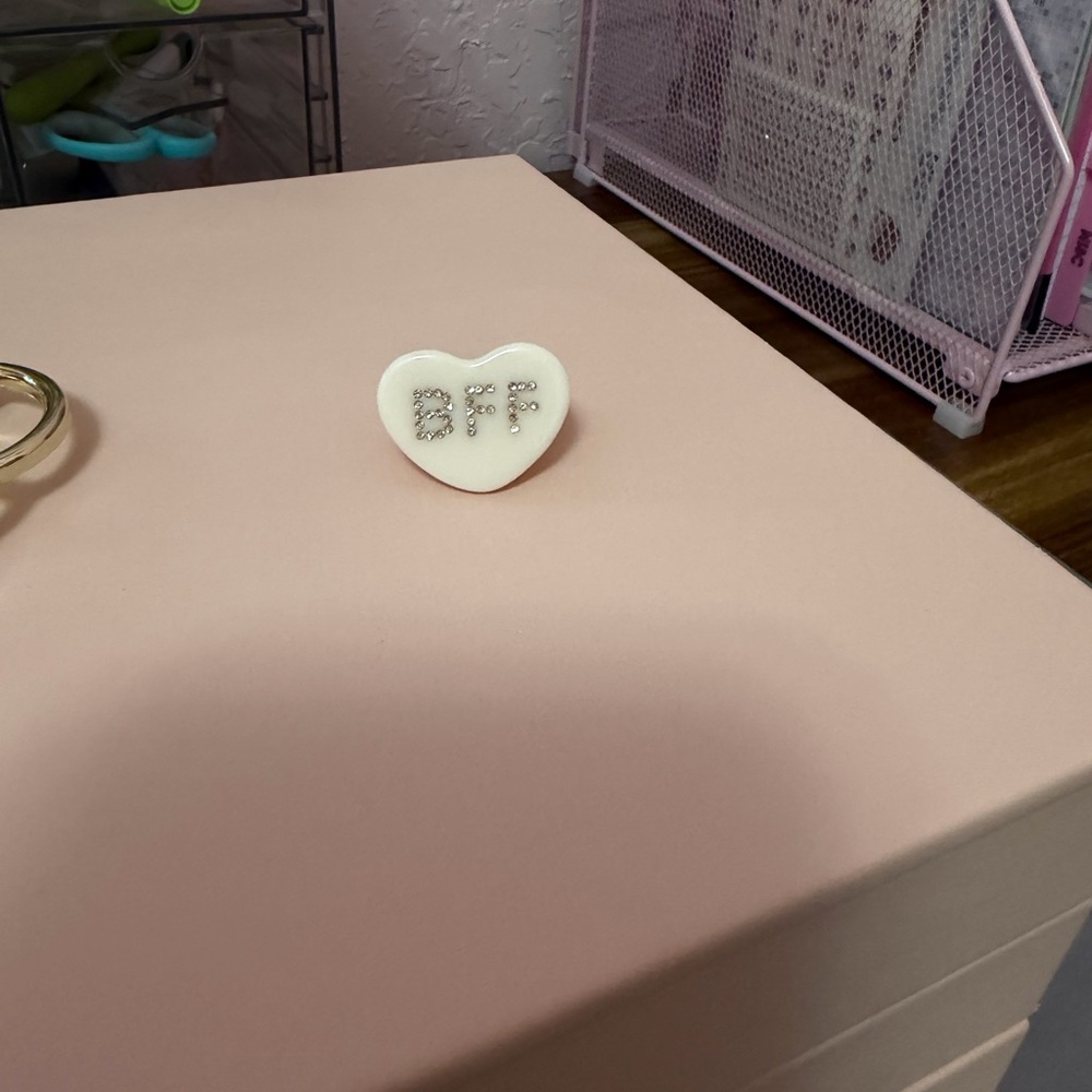 Heart-Shaped “Bff” Text Ring - image 1